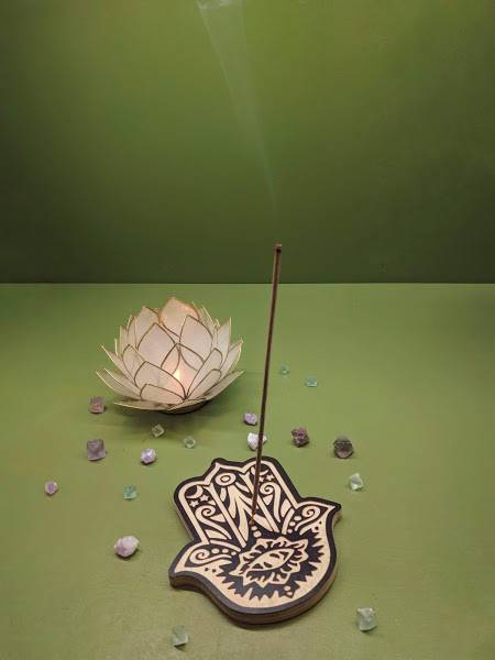 Medinė smilkalinė "Hamsa ranka"