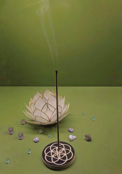 Medinė smilkalinė "Gyvenimo gėlė"