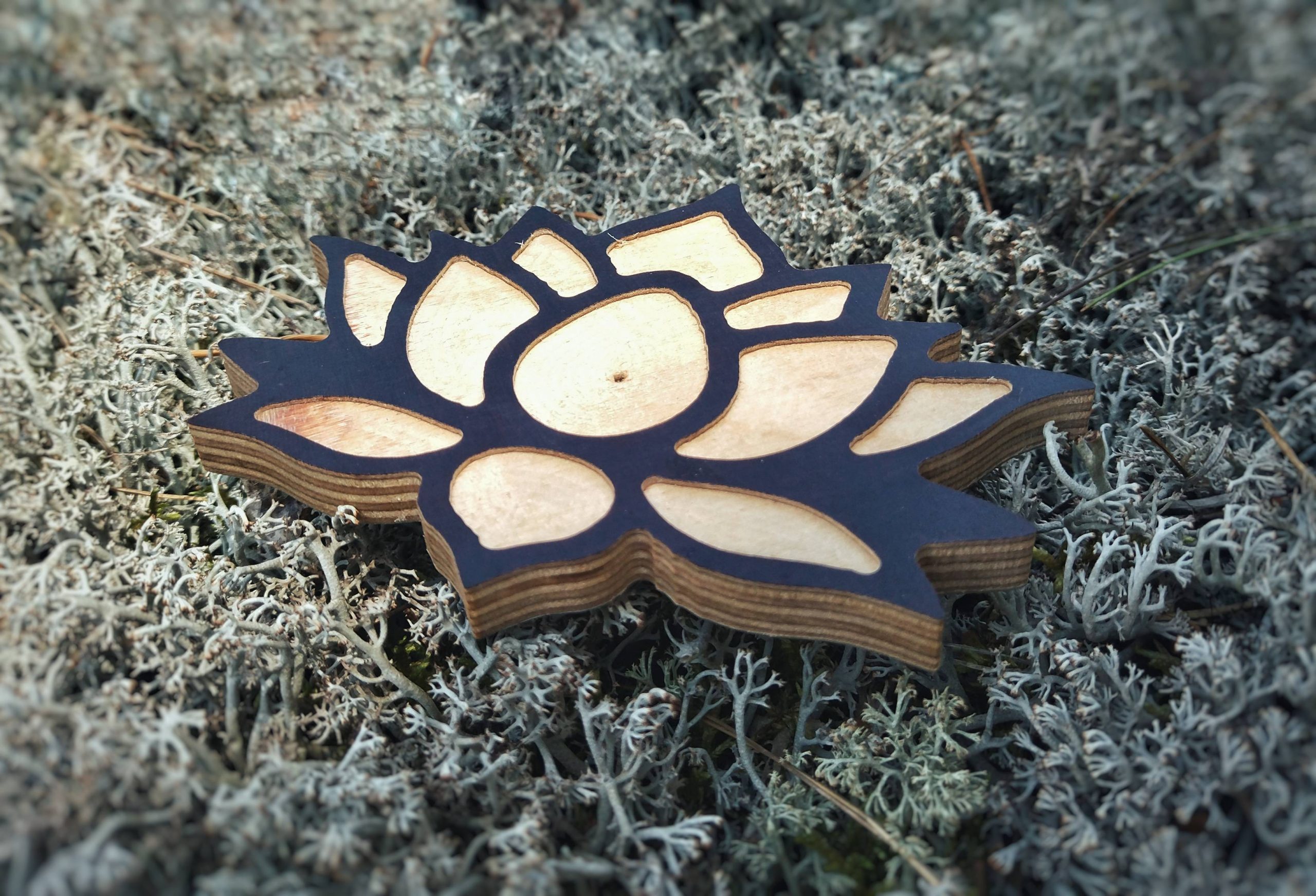 Medinė smilkalinė "Lotoso gėlė"